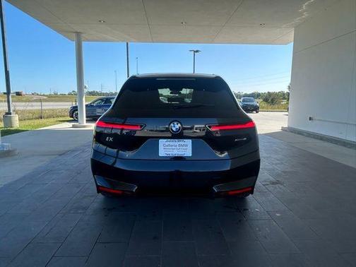 2026 BMW iX xDrive45