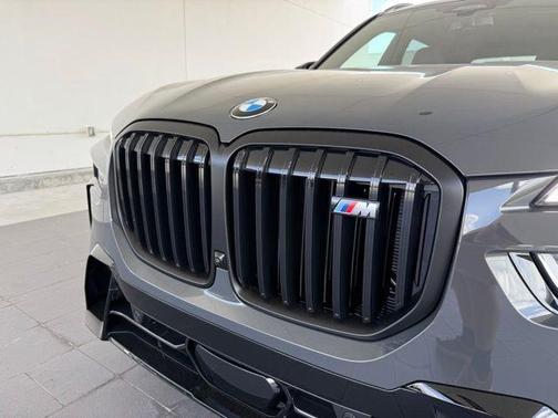 2026 BMW X7 M60i