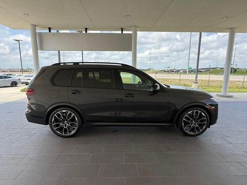 2026 BMW X7 M60i