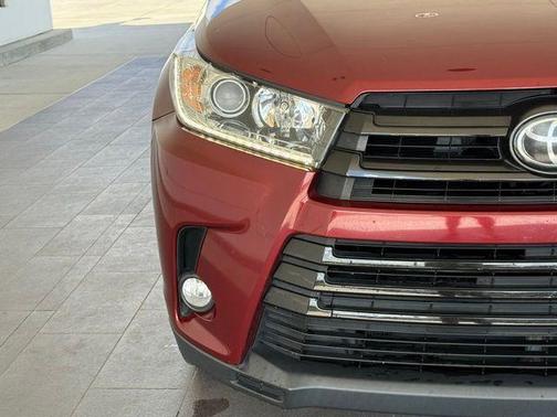 2017 Toyota Highlander SE
