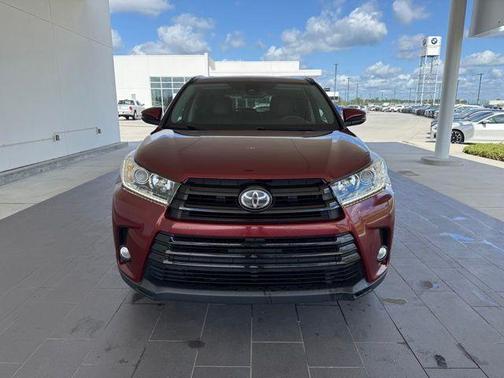 2017 Toyota Highlander SE