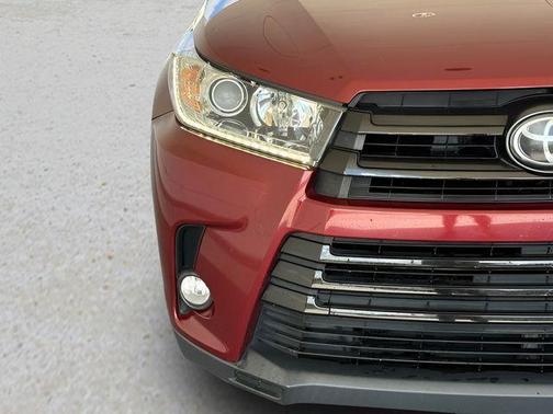 2017 Toyota Highlander SE