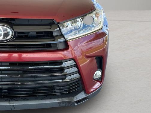 2017 Toyota Highlander SE
