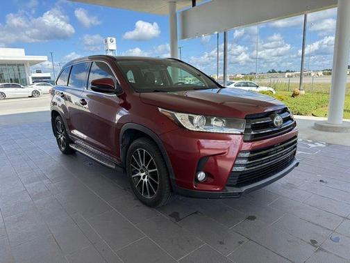 2017 Toyota Highlander SE
