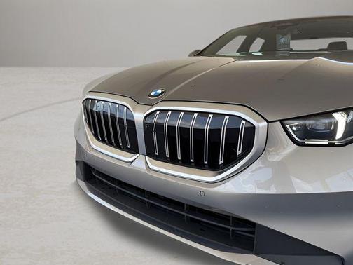 2025 BMW 530 i