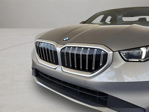 2025 BMW 530 i