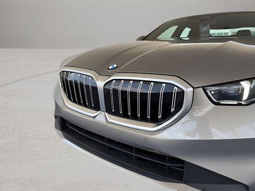 2025 BMW 530 i