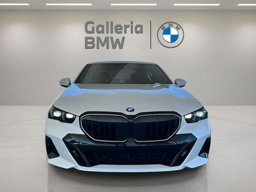 2025 BMW 530 i