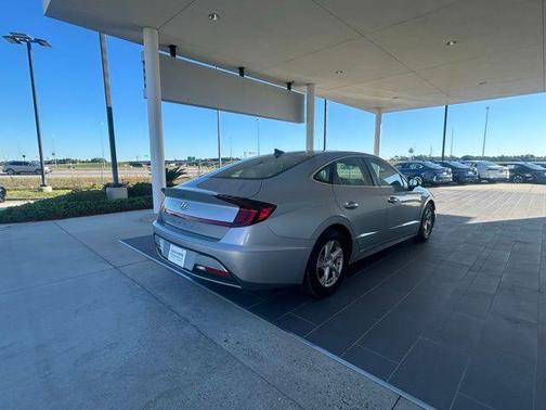 2023 Hyundai SONATA SE