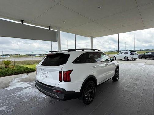 White Pearl 2023 Kia Sorento X-Line EX