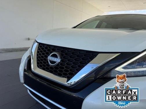 White 2023 Nissan Murano SL