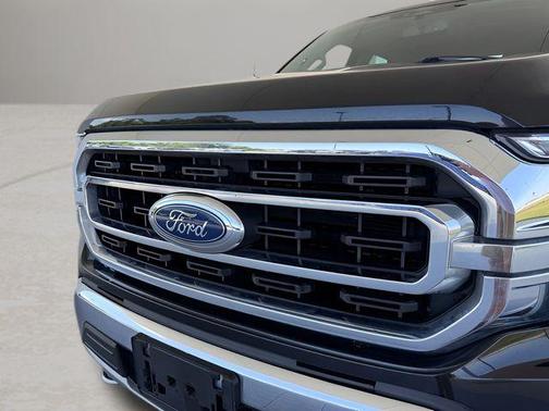 Black Metallic 2021 Ford F-150 XLT