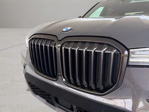 2021 BMW X7 M50i