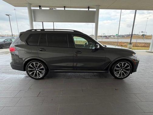 2021 BMW X7 M50i