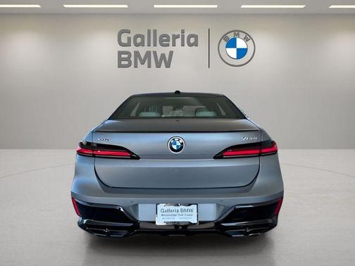 2026 BMW 760 760i xDrive