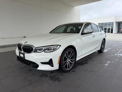 2022 BMW 330 i xDrive