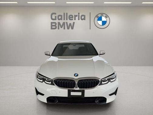 2022 BMW 330 i xDrive