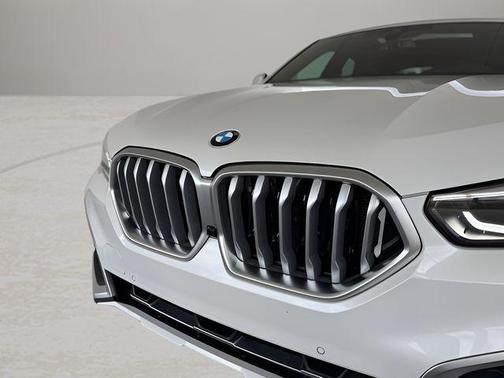 2022 BMW X6 xDrive40i