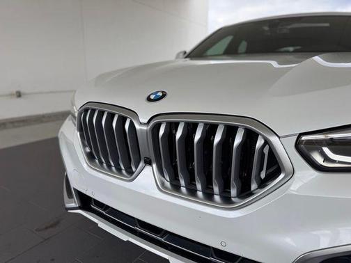 2022 BMW X6 xDrive40i