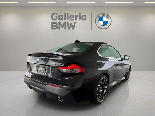 2022 BMW 230 i