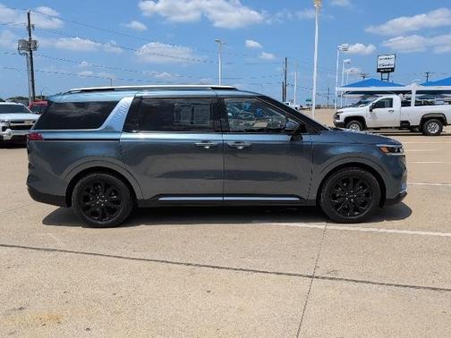 2022 Kia Carnival SX