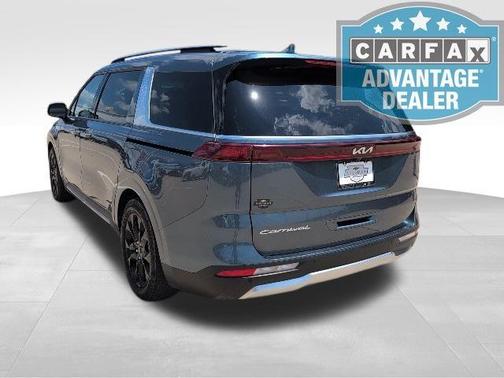 2022 Kia Carnival SX