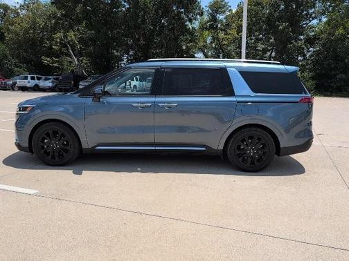 2022 Kia Carnival SX