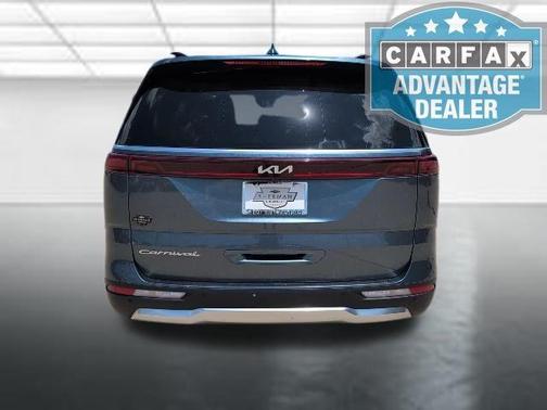 2022 Kia Carnival SX