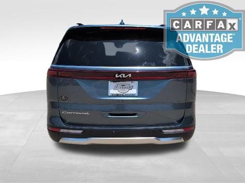 2022 Kia Carnival SX