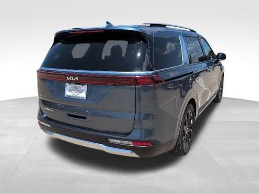 2022 Kia Carnival SX