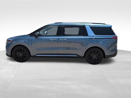 2022 Kia Carnival SX