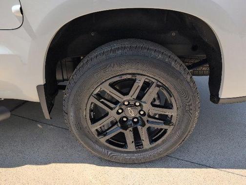 Summit White 2026 Chevrolet Silverado 1500 Custom
