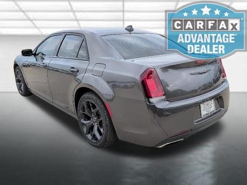 Granite Crystal Clearcoat Metallic 2023 Chrysler 300 Touring