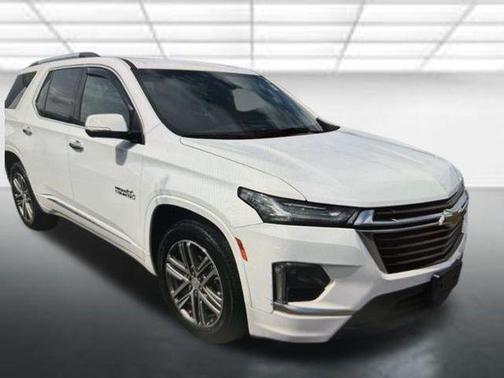 Summit White 2023 Chevrolet Traverse High Country