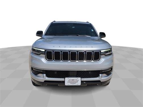 2023 Jeep Wagoneer Base