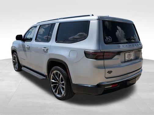2023 Jeep Wagoneer Base