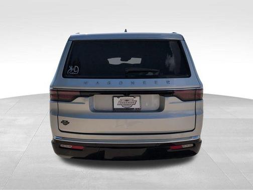 2023 Jeep Wagoneer Base