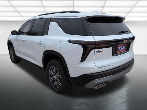 Summit White 2026 Chevrolet Traverse LT