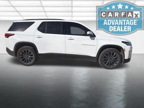 Summit White 2023 Chevrolet Traverse RS