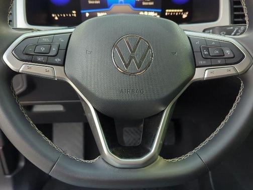 2022 Volkswagen Atlas 3.6L SE w/Technology