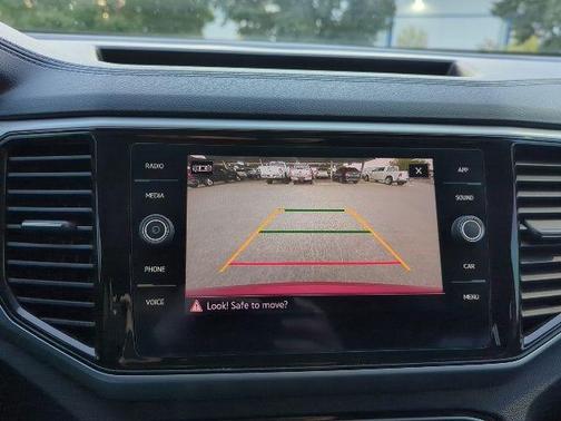 2022 Volkswagen Atlas 3.6L SE w/Technology