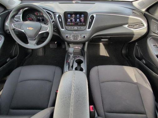 Summit White 2024 Chevrolet Malibu LT