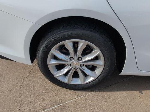Summit White 2024 Chevrolet Malibu LT