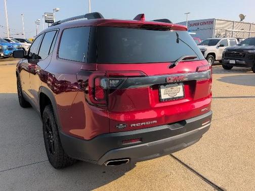 2023 GMC Acadia AT4