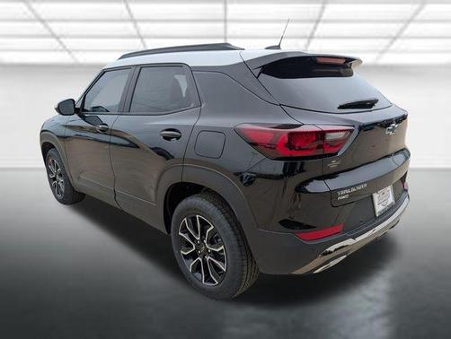 Mosaic Black Metallic 2026 Chevrolet Trailblazer ACTIV