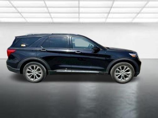 Black Metallic 2023 Ford Explorer Limited