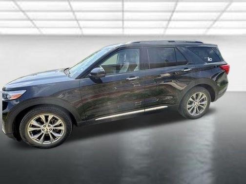 Black Metallic 2023 Ford Explorer Limited
