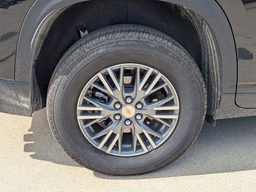 Mosaic Black Metallic 2026 Chevrolet Traverse LT