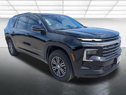 Mosaic Black Metallic 2026 Chevrolet Traverse LT