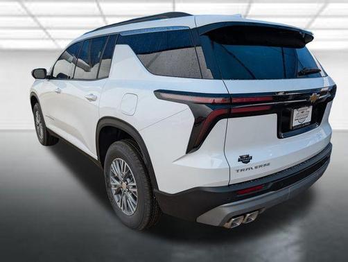 Summit White 2026 Chevrolet Traverse LT
